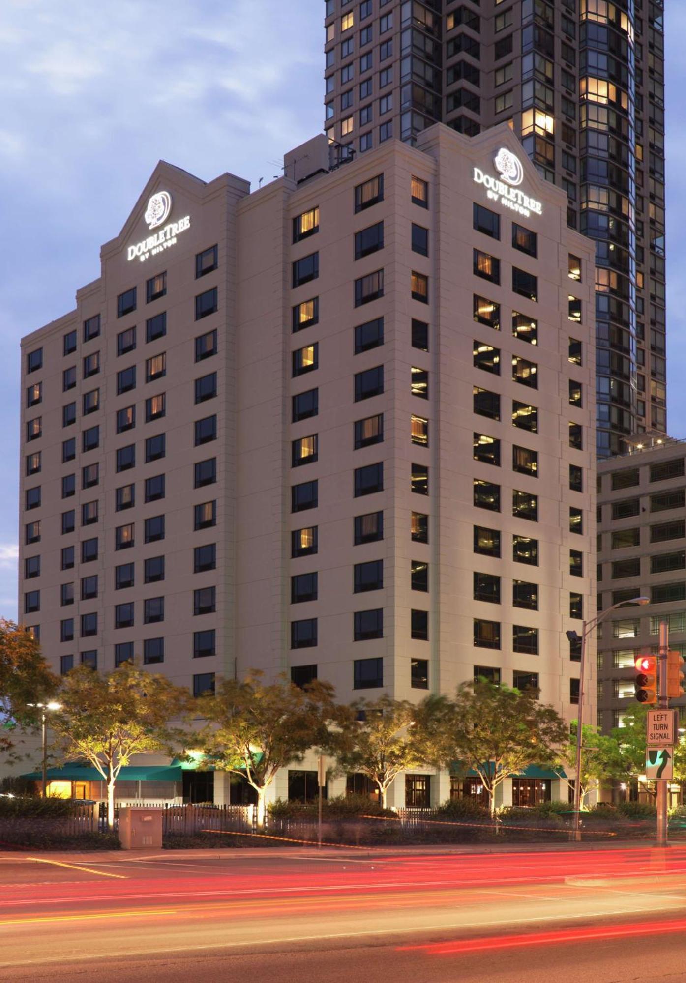 Doubletree By Hilton Hotel & Suites Jersey City Exterior photo